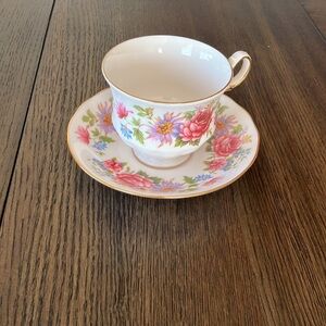 Vintage l940s/1950s Queen Anne Bone China Cup & Saucer England Serenade Floral